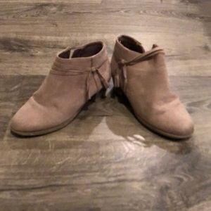 Old Navy girls size 1 booties